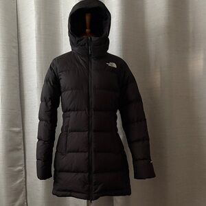 The North Face Women's Hooded Black Puffer Coat - 550 Down Fill